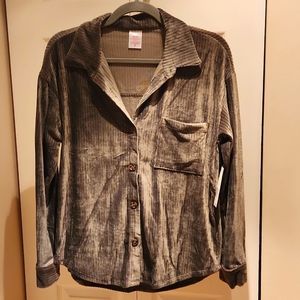 🌺 [3/$18] NWT No boundaries button up shirt